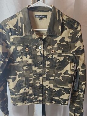 Attitude Unknown Camo Jacket XS.  New With Tags.